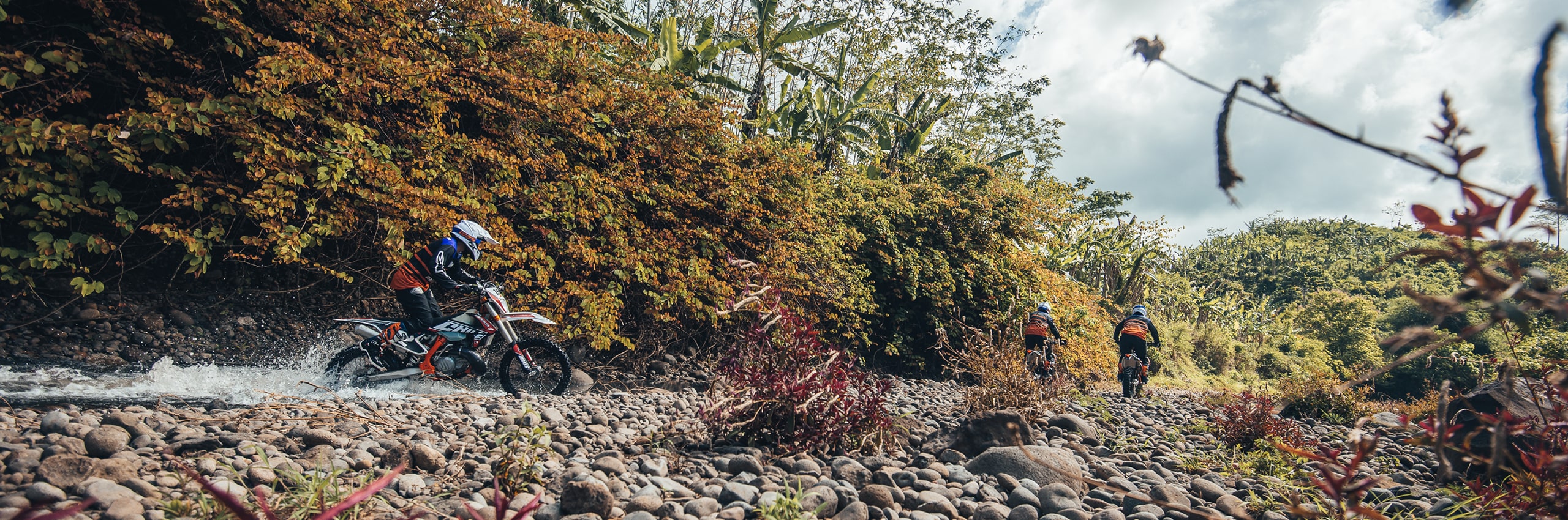 Bali_Dirt_Bikes_Rubber_Forest_Slider8